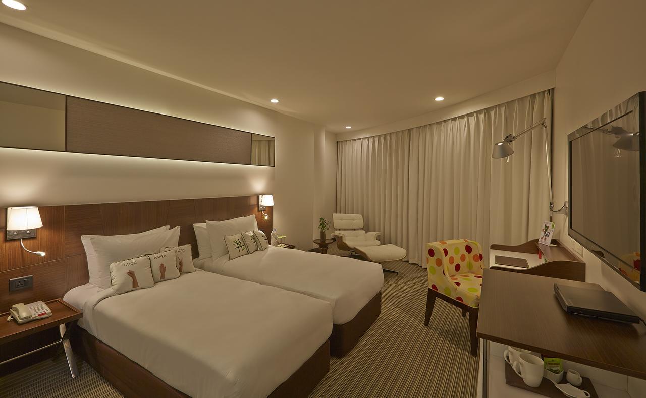 K10 Hotel Вадодара Экстерьер фото